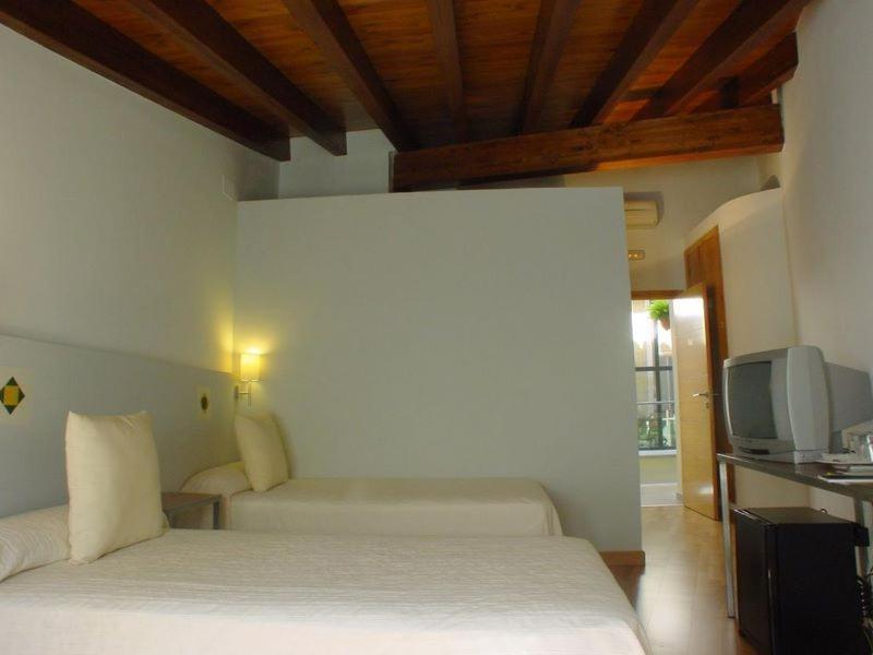 El Mirador De Las Monjas Trujillo Room photo
